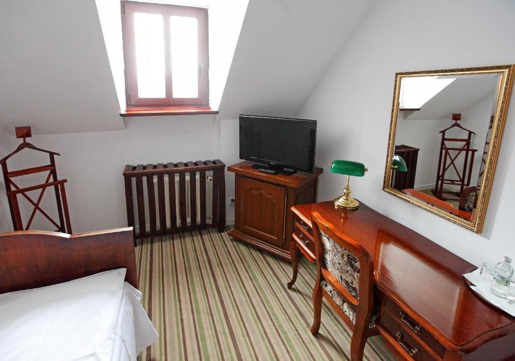 Hotel Palac W Myslecinku Bydgoszcz Oda fotoğraf
